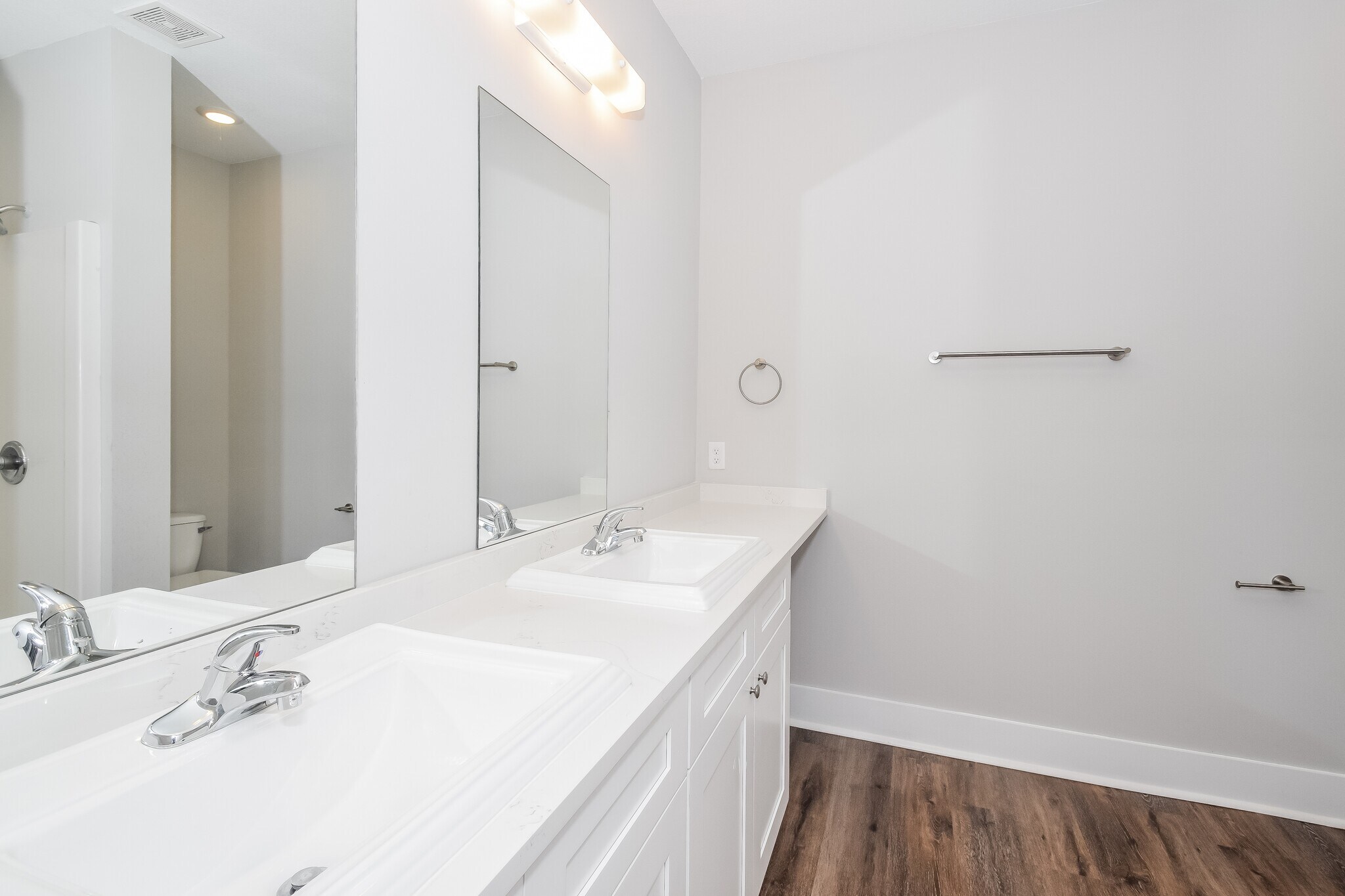 Building Photo - 1005 Autumns Wood Cir E