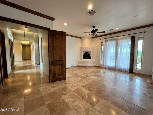 Building Photo - 6128 E Duane Ln