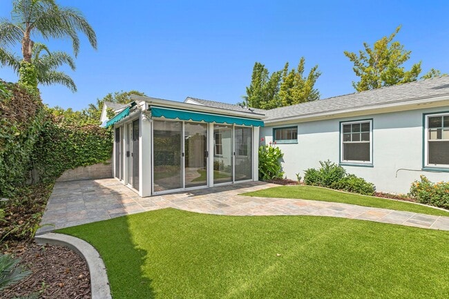 Building Photo - In the heart of the Coronado Village!