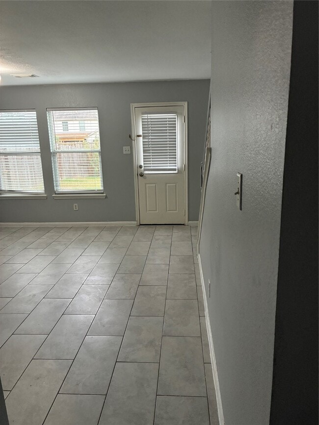 Building Photo - 9126 Kendale Dr