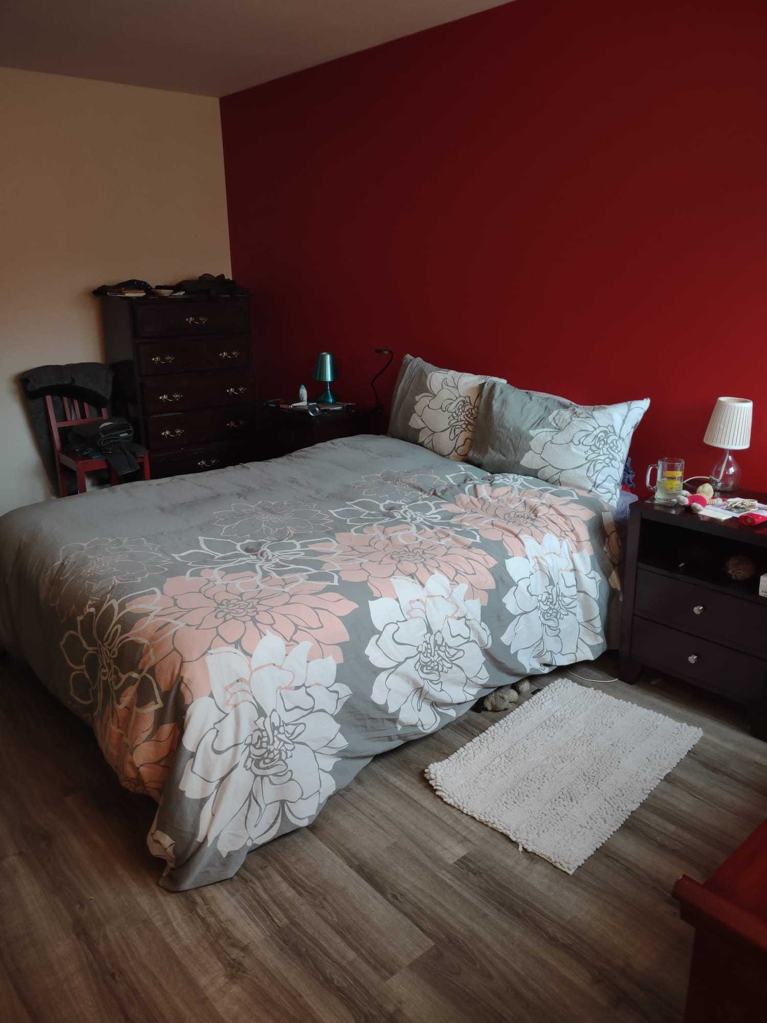 Large Bedroom - 403 East Bluff