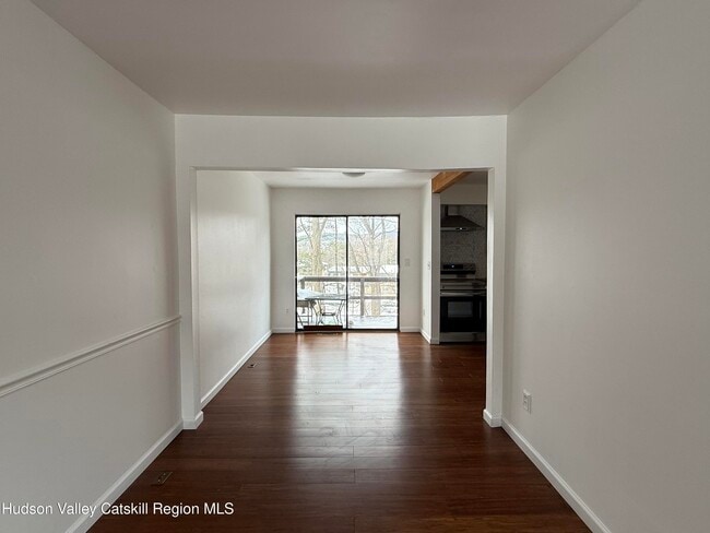 Building Photo - 259 Village Ct