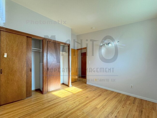 Building Photo - Clean & Quiet Northside Home