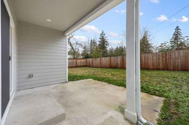 Building Photo - MOVE IN READY! 3 bed 2 bath Heat pump with A/C - Tenino School District