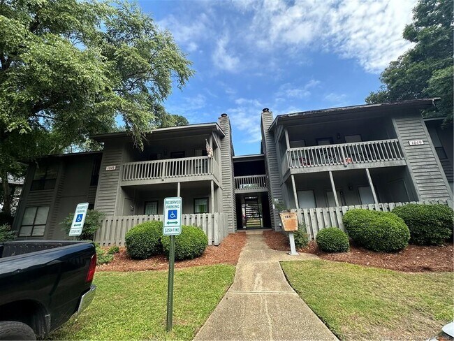 Building Photo - 1849 Tryon Dr