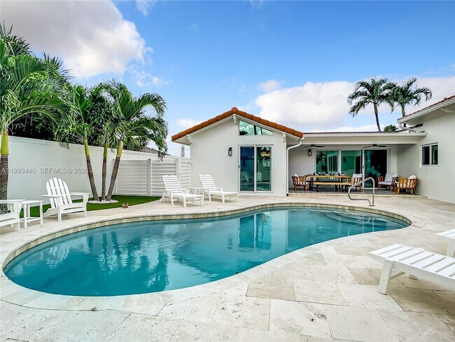 Building Photo - 104 Angelfish Ln