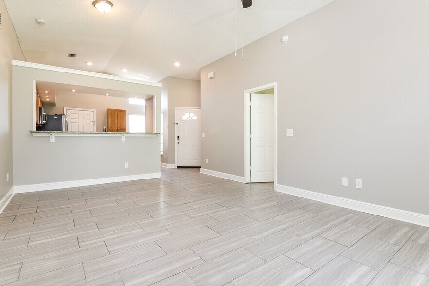 Building Photo - 2970 Stillwater Dr