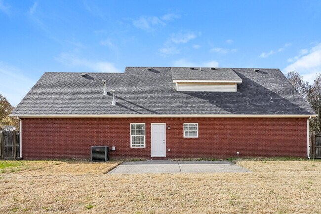 Building Photo - 802 Stewart Valley Dr