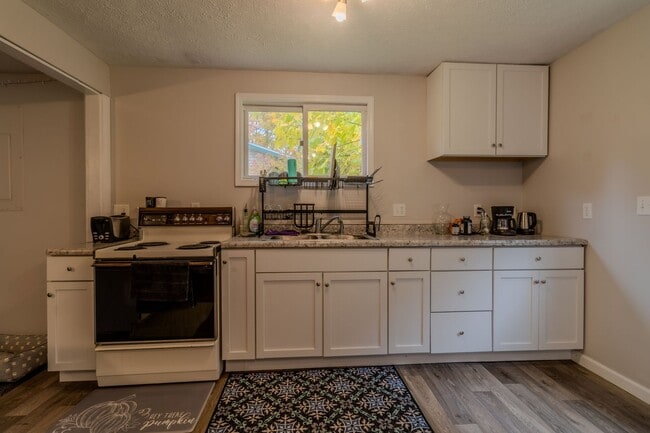 Building Photo - Retreat on Duck Lake Peninsula