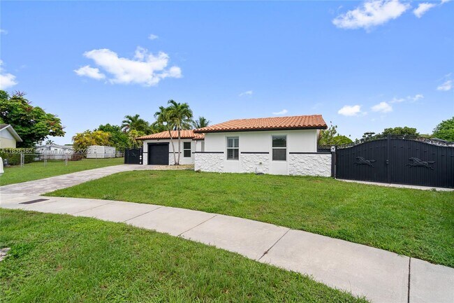 Building Photo - 13611 SW 77th St