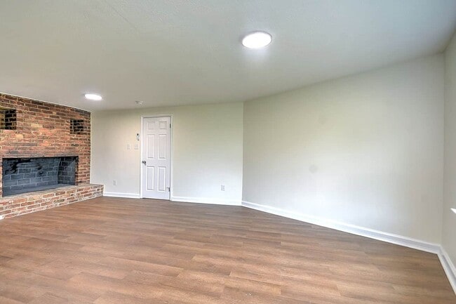 Building Photo - Renovated 3–4 Bedroom Home for Rent | 2,700+ Sq Ft | Bristol TN