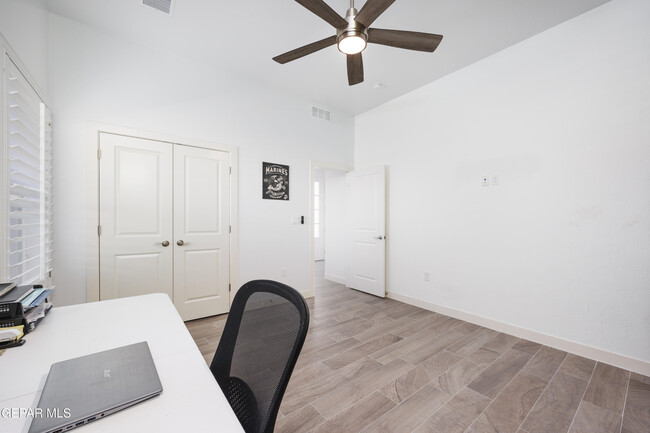 Building Photo - 2809 Tierra Garden Dr