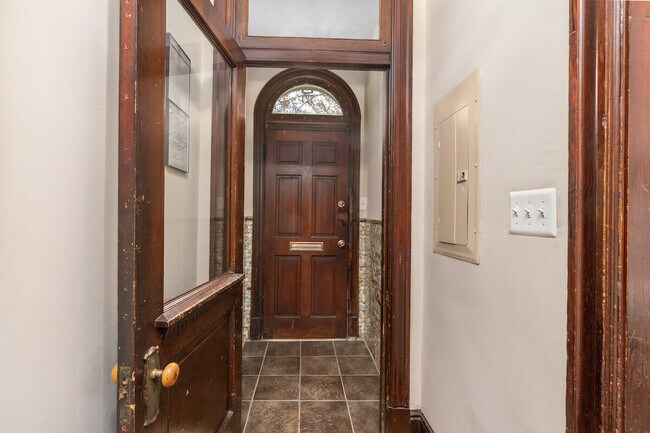 Building Photo - 1308 Potomac Ave SE