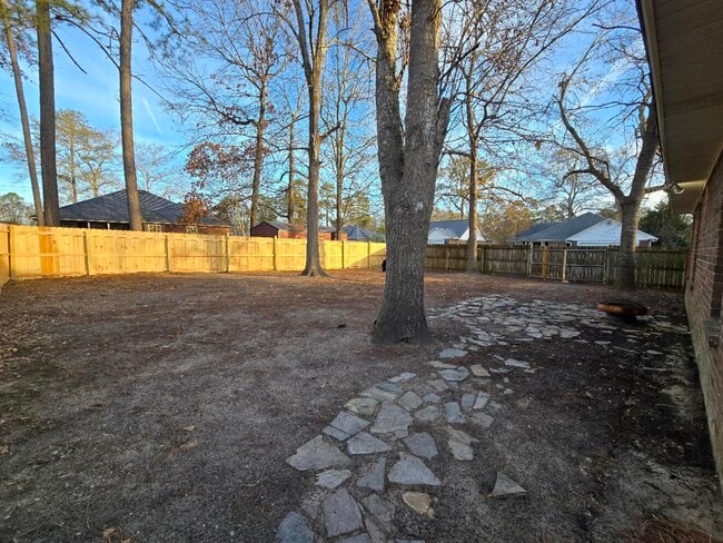 Building Photo - 901 Tristan St