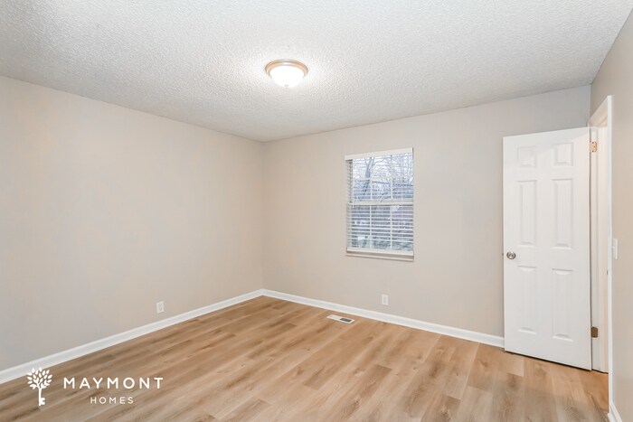 Building Photo - 3233 Autumn Dr