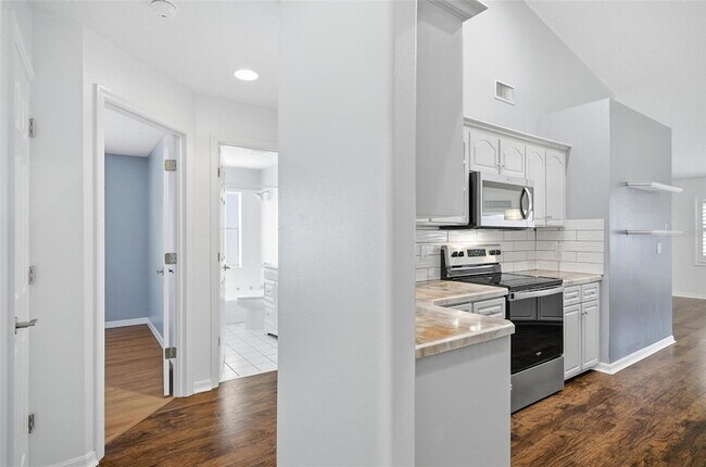 Building Photo - 1 Walton Pl