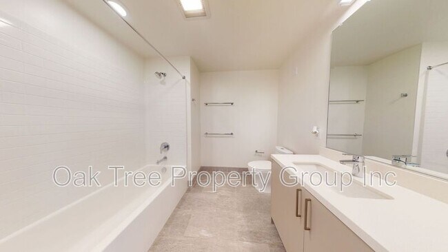 Building Photo - 532 Union St