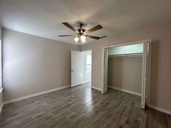 Building Photo - 100 Hillside Rd