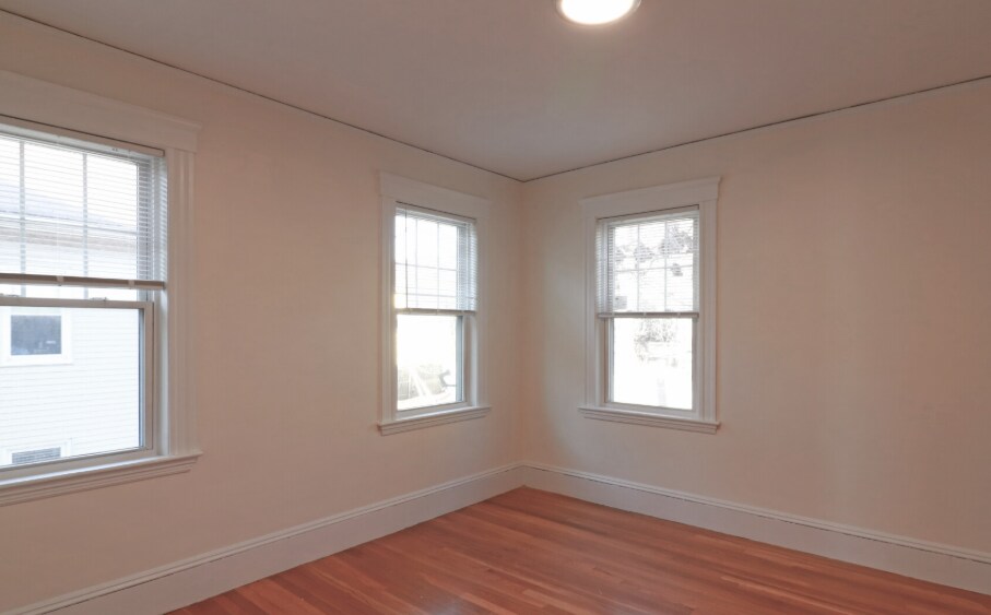 Building Photo - 394 Mount Auburn St