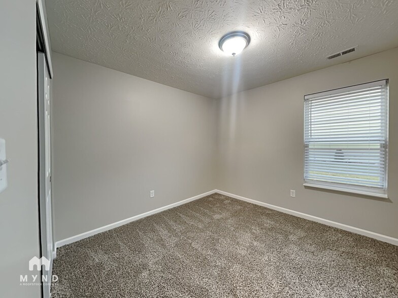 Building Photo - 1752 James Run Way