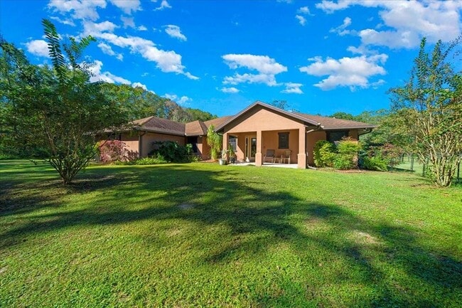 Building Photo - 3135 NE 49th St