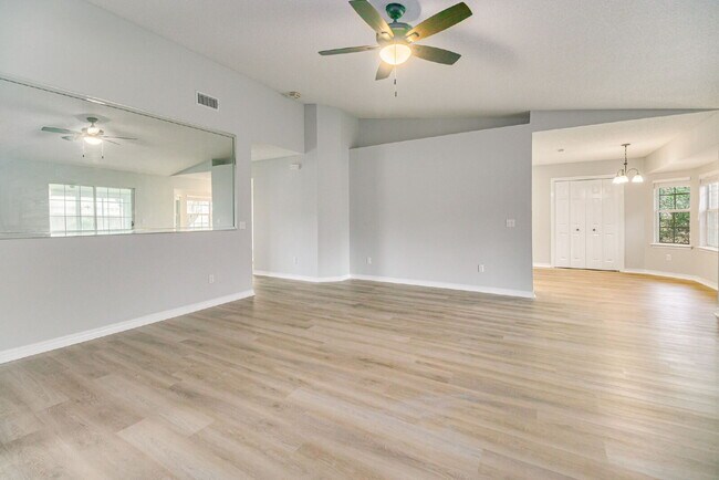 Building Photo - Beautiful property in highly desirable Lilian Woods Subdivision!