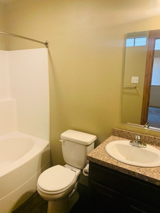 Building Photo - 4404 Deveraux Pl