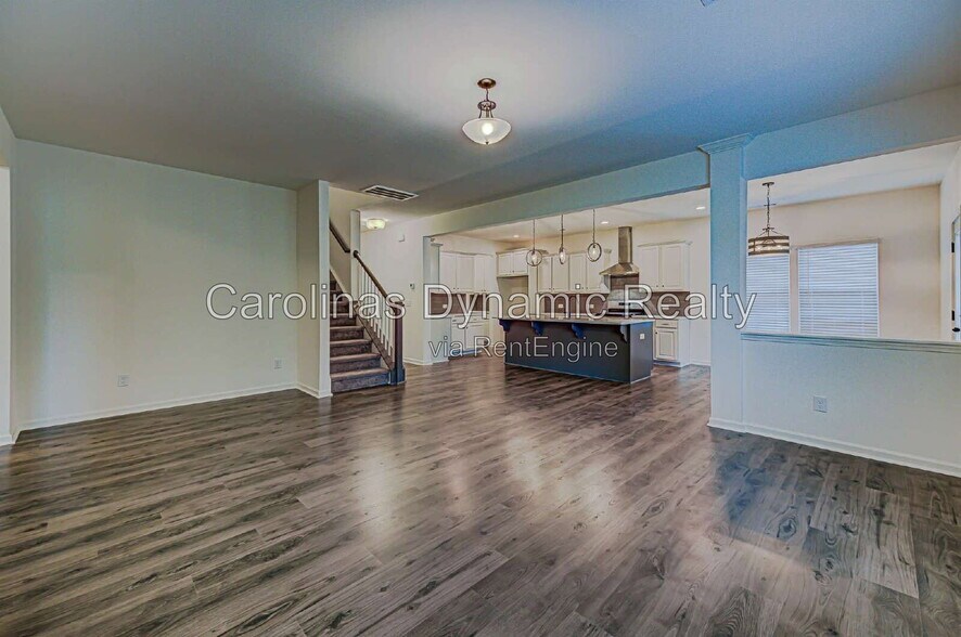 Building Photo - 4020 Beacon Ave