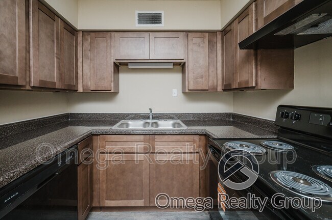 Building Photo - 4724 S Court St