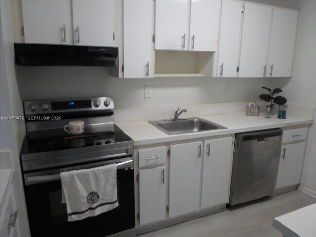 Building Photo - 20760 NE 4th Ct