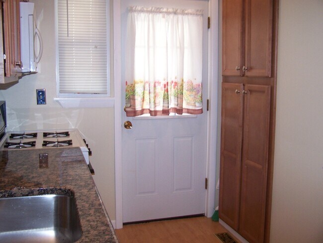 Building Photo - Rent Special on this Three Bedroom Home