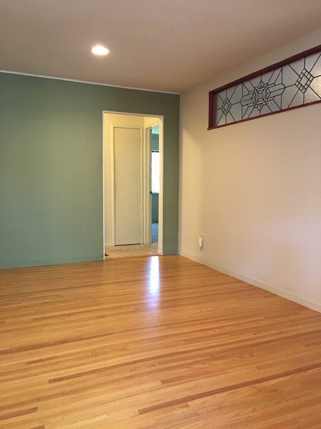 Building Photo - 12381 Sunset Ave