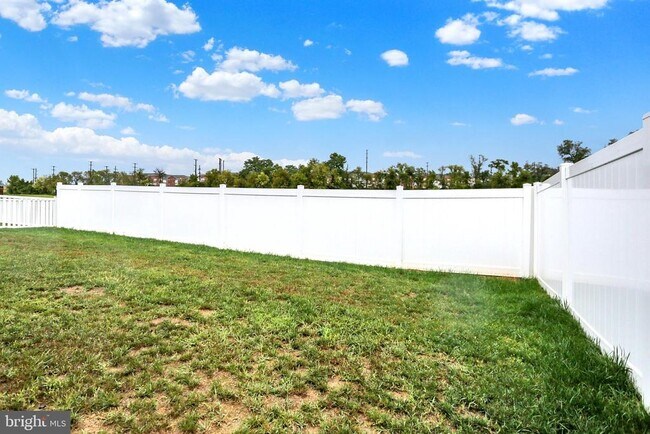 Building Photo - 3113 Bullfinch Ln