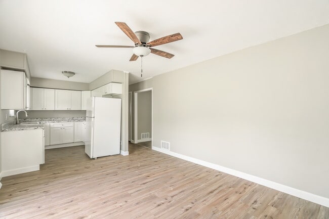 Building Photo - 206 Bowers Cir