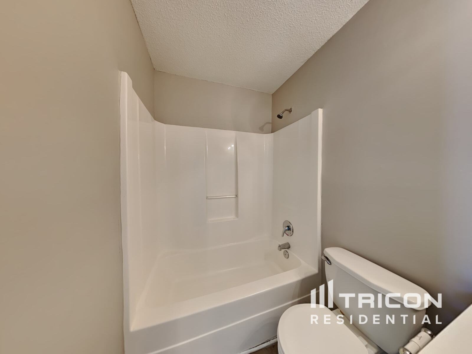 Building Photo - 3885 Riverview Bend