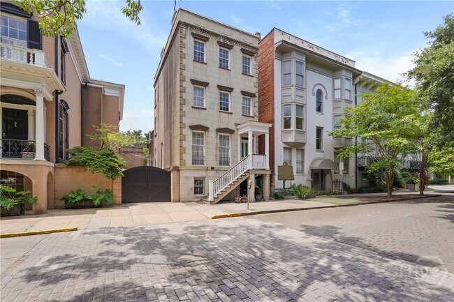 Primary Photo - 207 E Charlton St