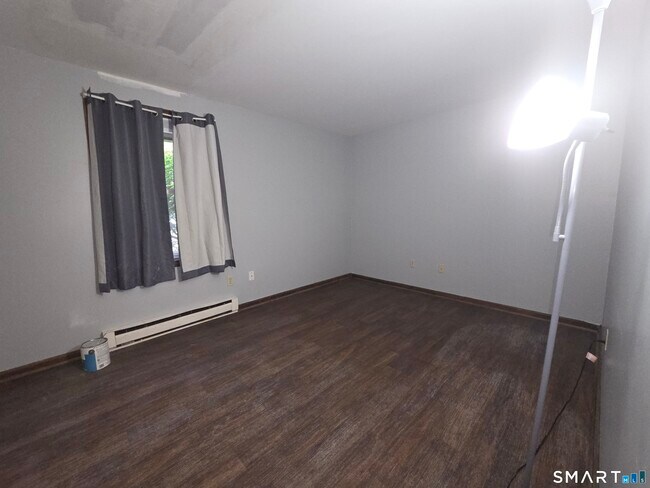 Building Photo - 883 Rubber Ave
