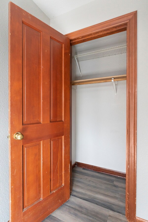 Building Photo - 403 1/2 Garfield St S-19