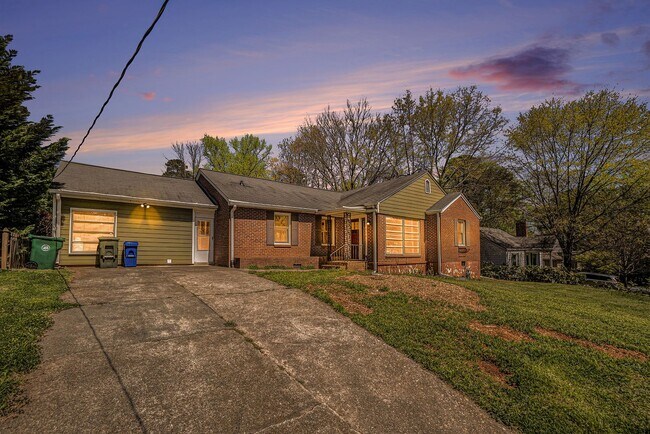 Building Photo - 3 Bedroom, 2 Bath in Decatur