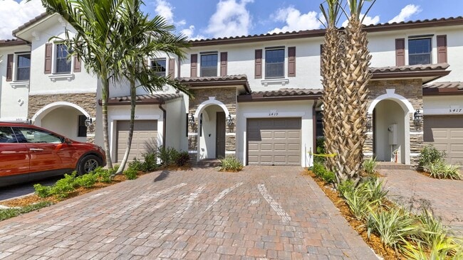 Building Photo - 3655 Cocoplum Cir