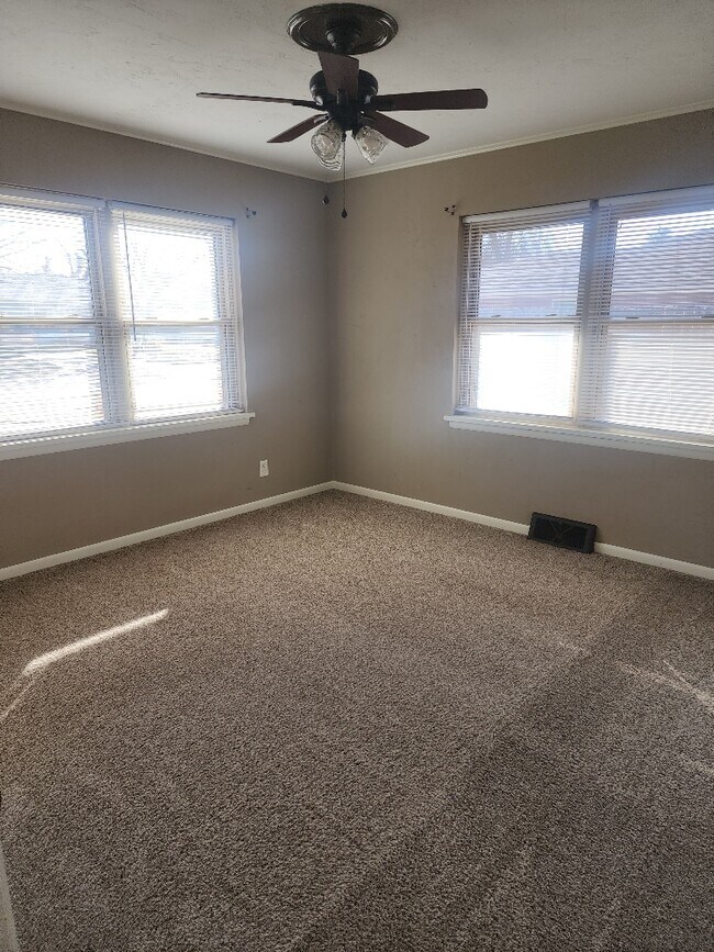 Building Photo - 1352 Chickasaw Dr