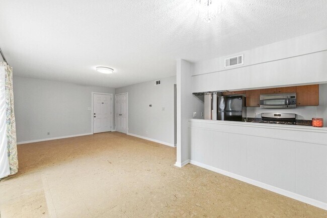 Building Photo - 7801 Shoal Creek Blvd