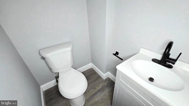 Building Photo - 4214 Carteret Dr