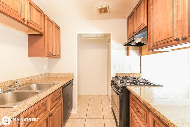 Building Photo - 4302 N 73rd Ave, Phoenix, AZ 85033