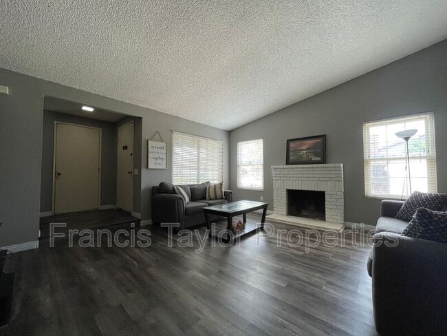 Building Photo - 2422 Teaberry Glen