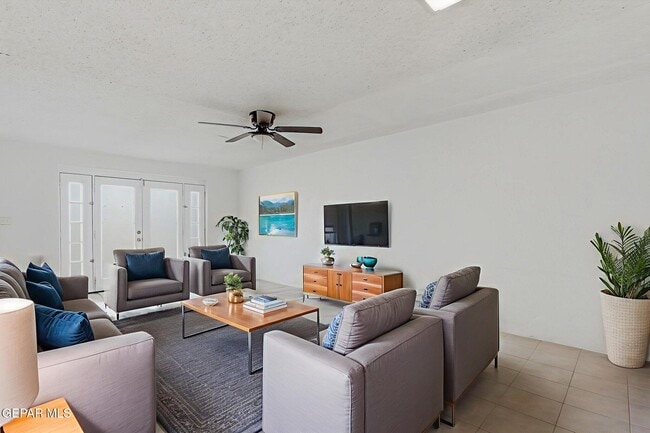 Building Photo - 2515 Arizona Ave