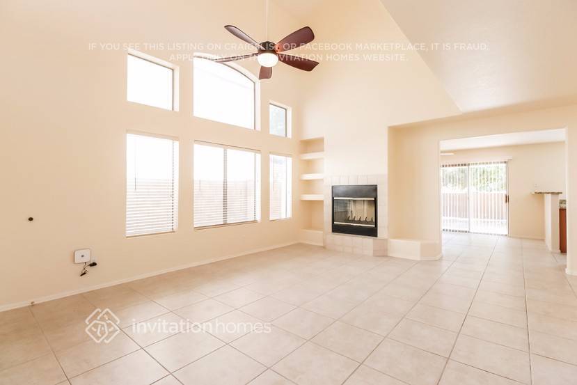 Building Photo - 250 W Juniper Ave