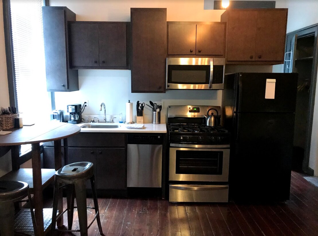 Building Photo - 1531 Elm St