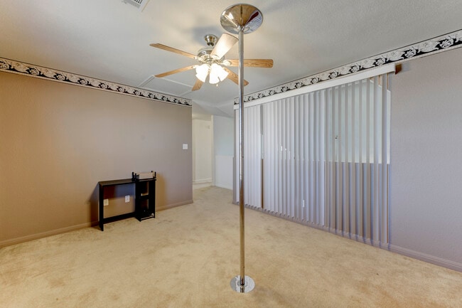 Building Photo - 4201 Thunder Creek Dr