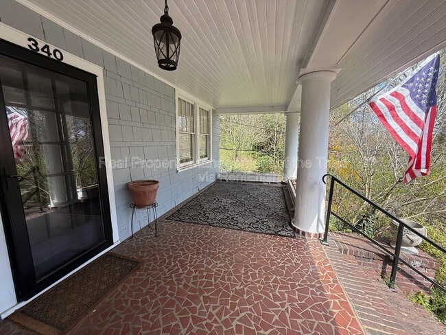 Building Photo - 340 W End Blvd